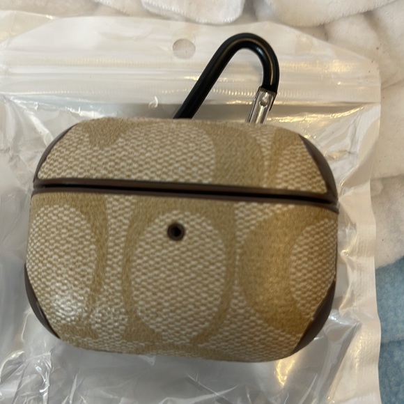 Airpods case - Picture 2 of 2